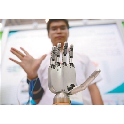 Can prosthetics also have tactile sensation? A Simulator Hand Connecting the Nervous System